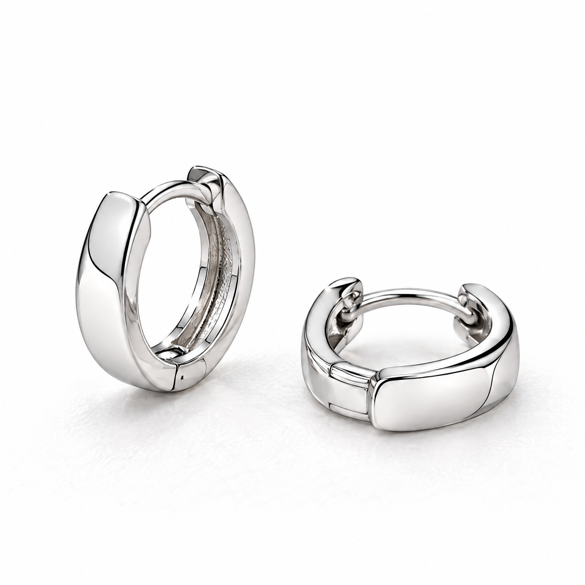 Sgzdhkl™ Forma Mini Huggie Earrings — Small 925 Sterling Silver Everyday Hoop Earrings